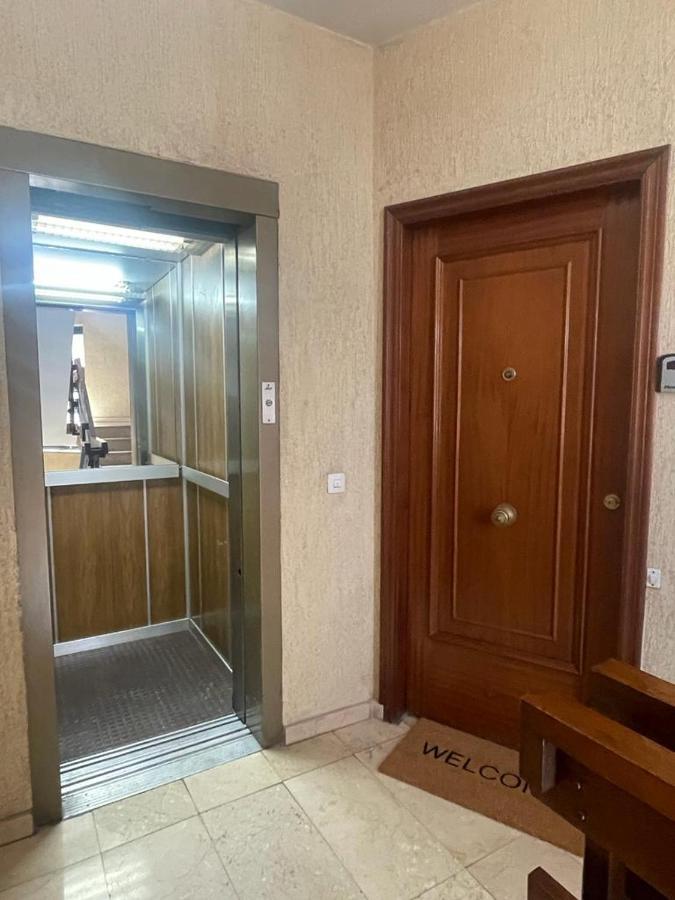 Apartamentos Gyc Vistas A Santo Domingo 莱昂 外观 照片